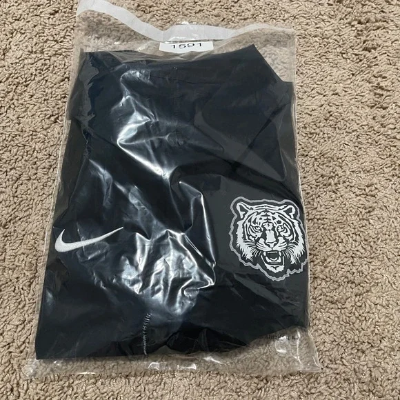 Nike Tigers Polo Shirt Mens Large Black Snarling Tiger Coach Sideline Sample - Picture 12 of 12